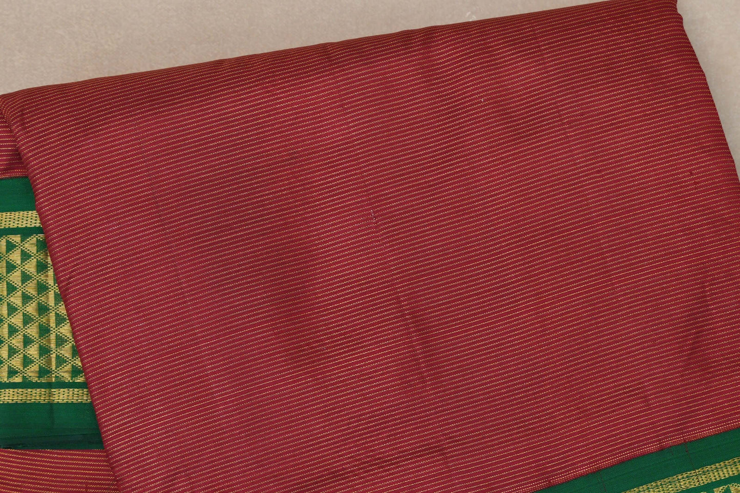 Reddish Maroon with deep green borders Ten Yards Silk Saree SS9224