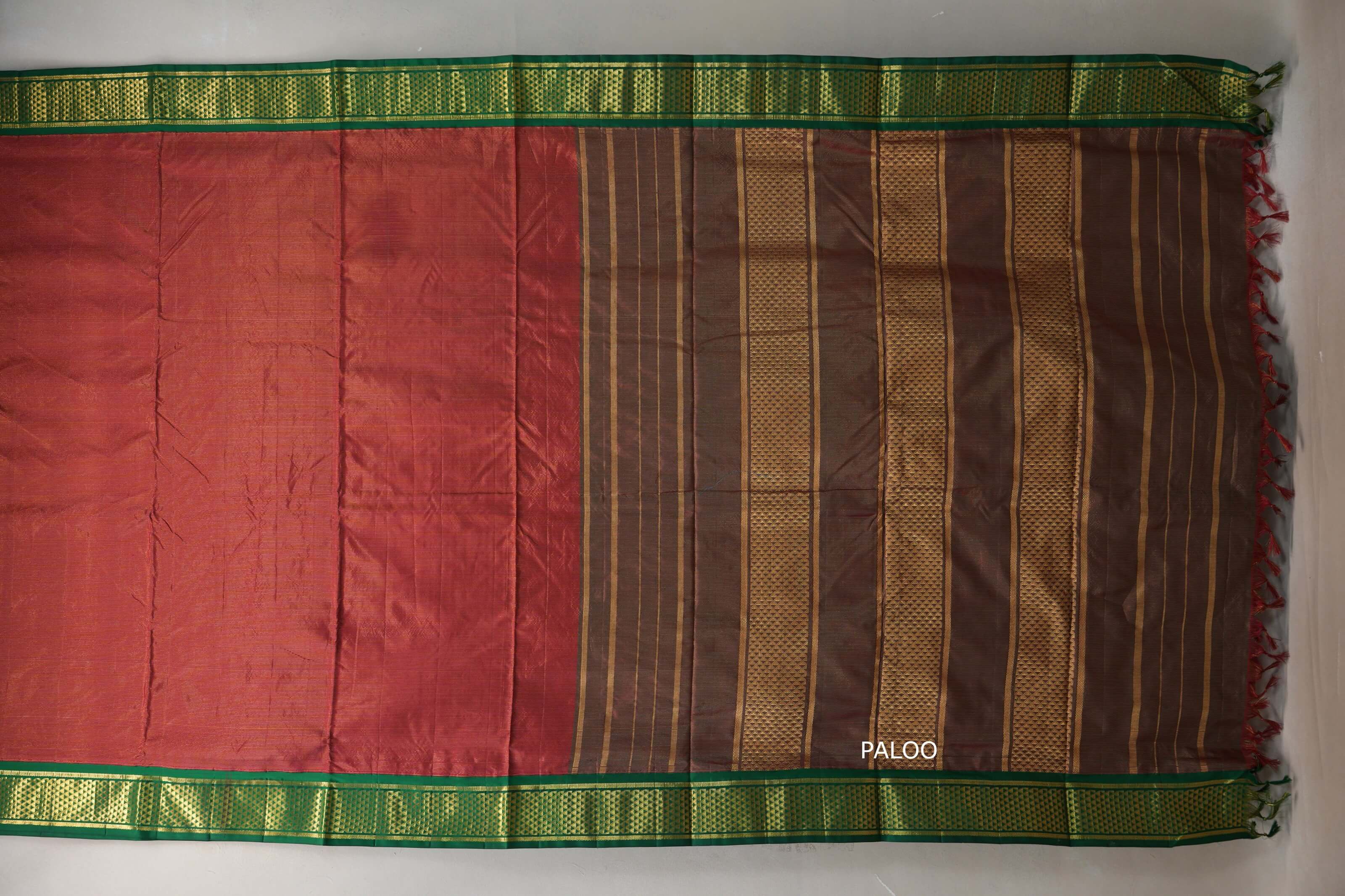 Reddish Maroon with deep green borders Ten Yards Silk Saree SS9224