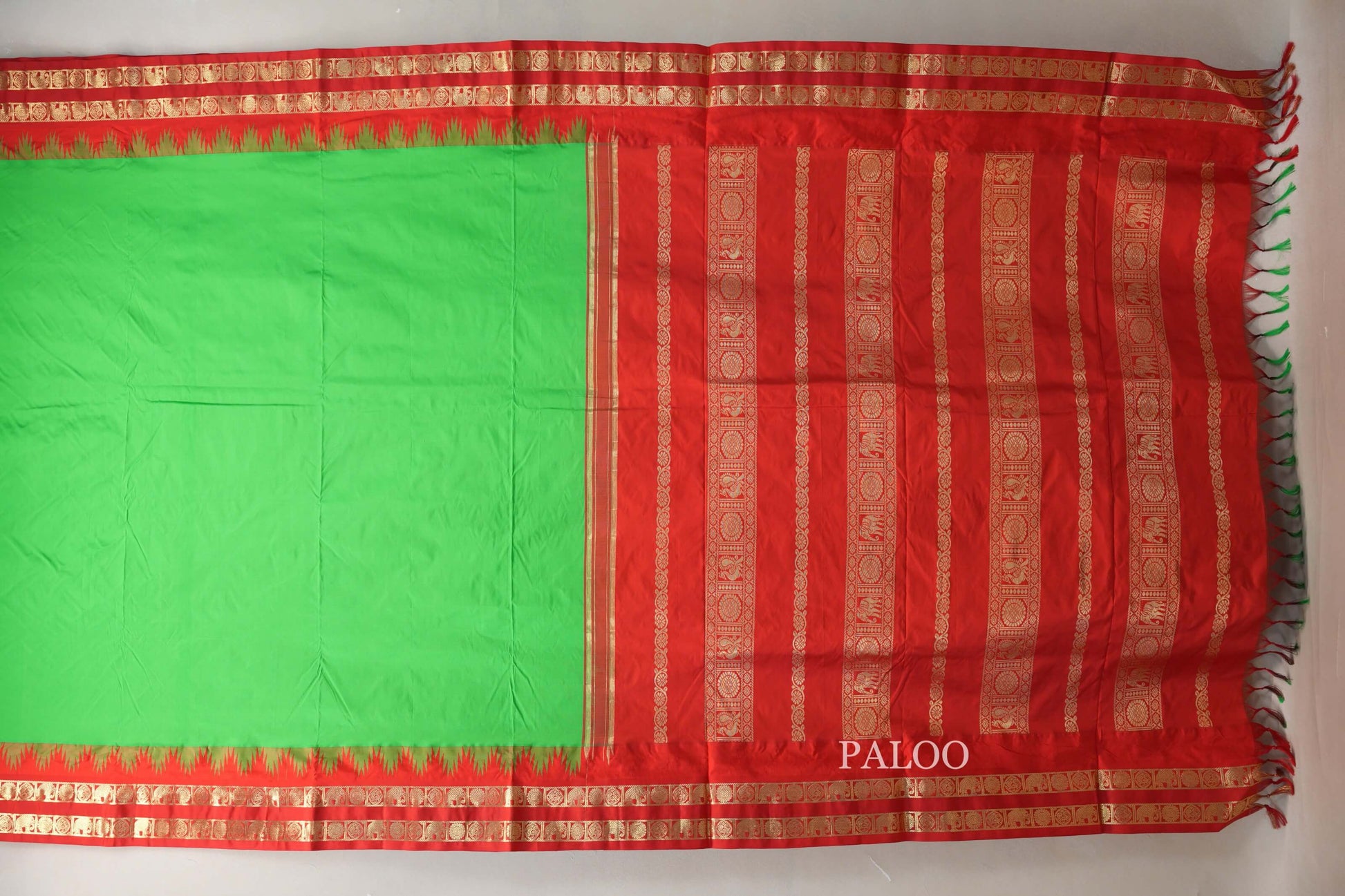 bright leaf green ten Yards Silk saree  paloo