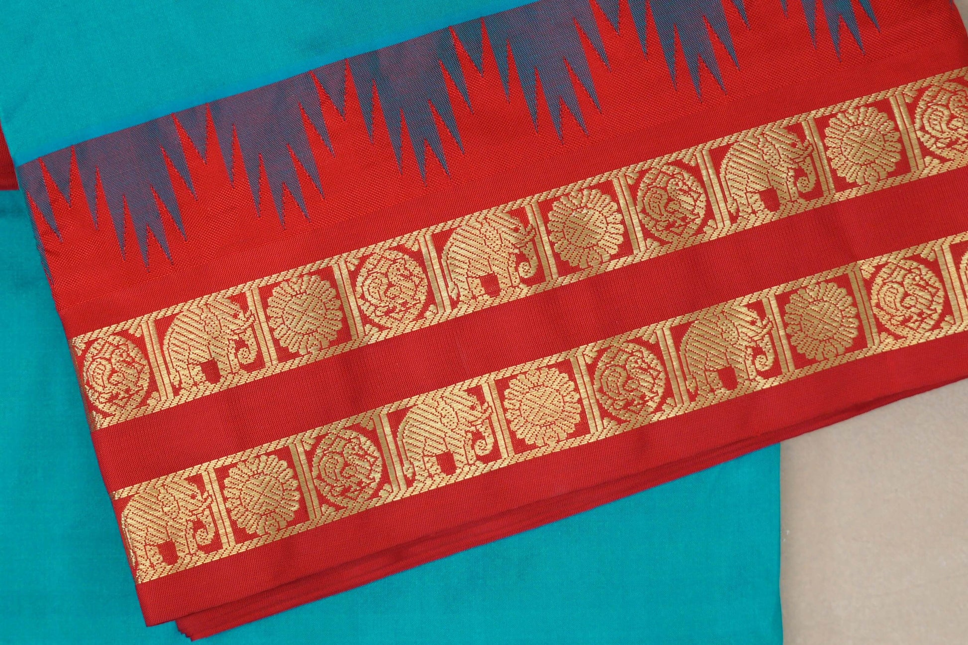 blue Ten Yards Silk saree border zoom