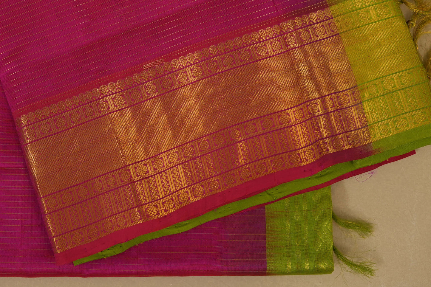 Pink Vaira Oosi Silk Cotton Saree borders