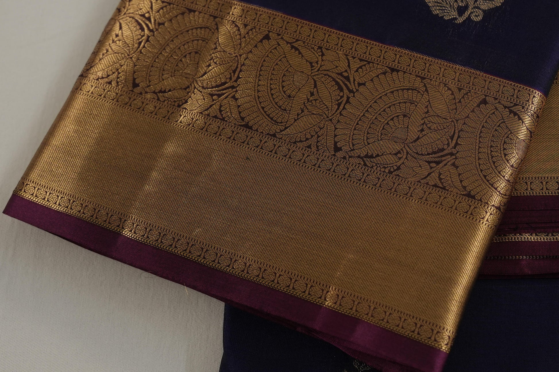 Bridal light weight kanchipuram silk saree