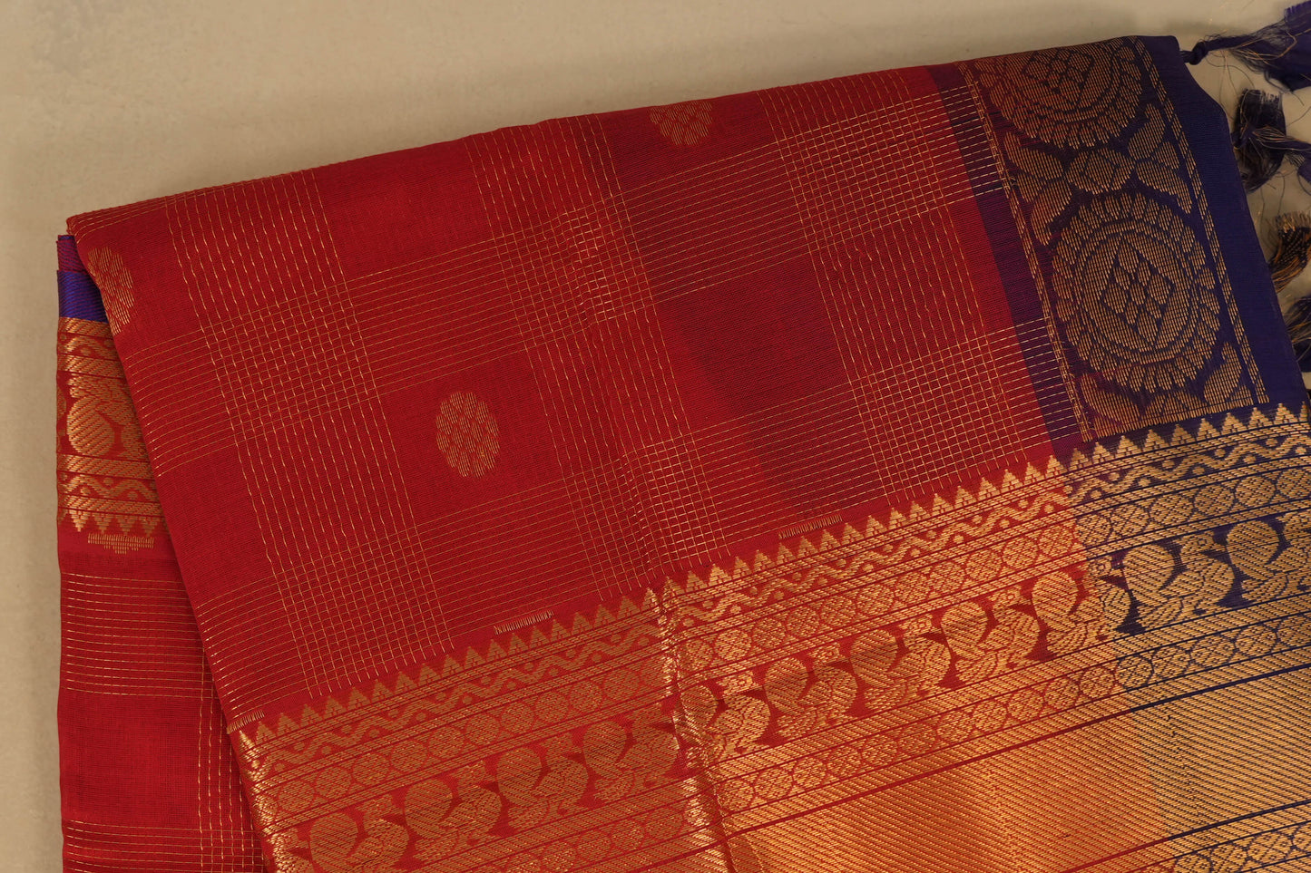 Red with Zari Checks Silk Cotton Saree body