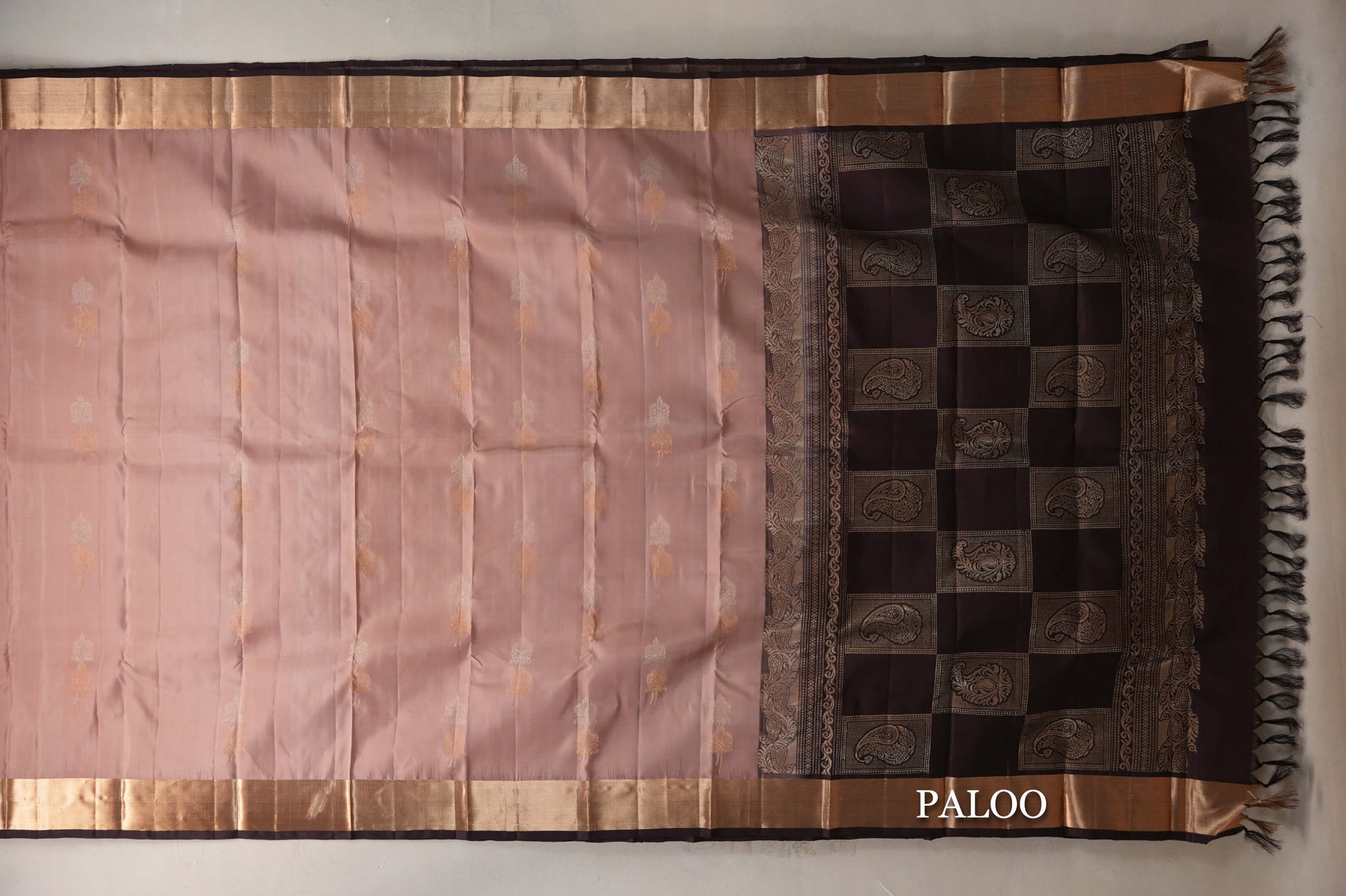 Pastel Onion Pink with Dark Coffee Brown Borders Light Weight Kanjivaram Silk Saree paloo