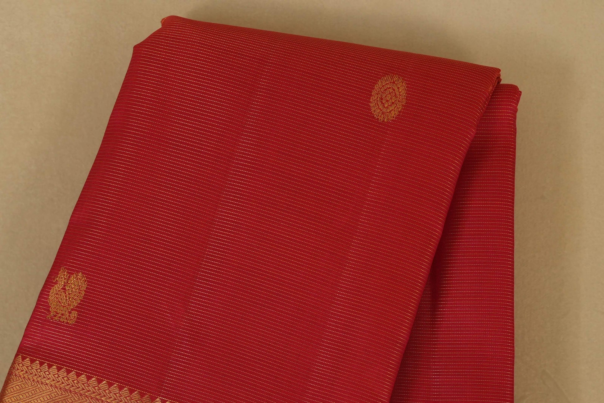 Red Vintage Kanjivaram Silk Saree body zoom