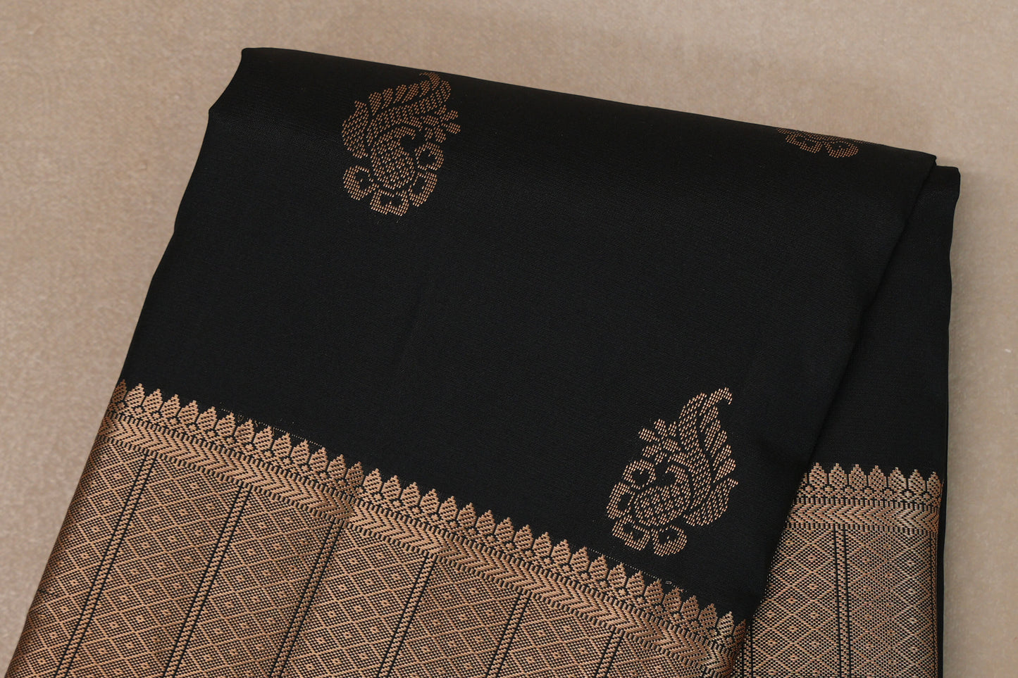 Black Light Weight Kanjivaram Silk Saree body