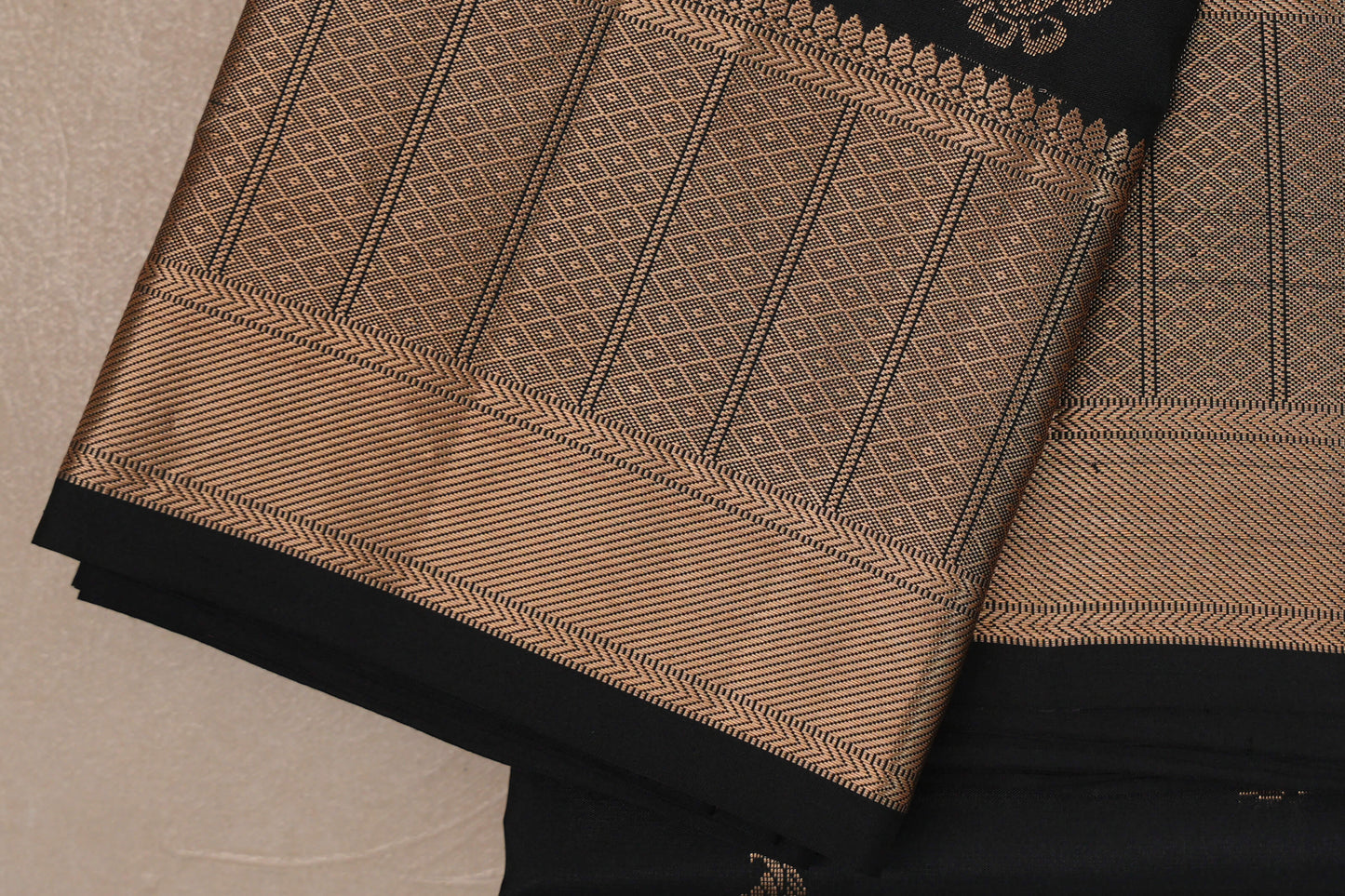 Black Light Weight Kanjivaram Silk Saree border