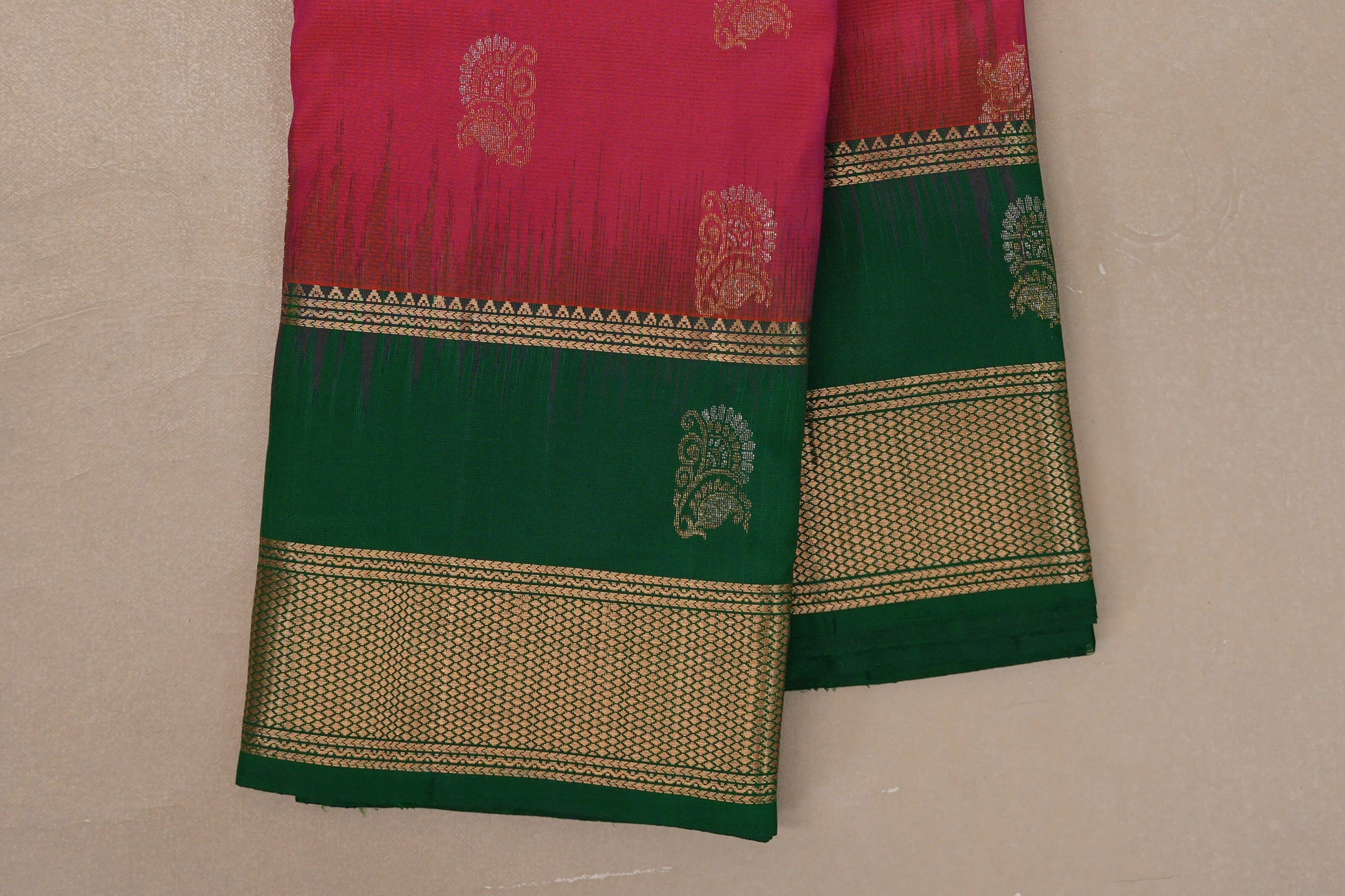 Orangish Pink Light Weight Kanjivaram Silk Saree border