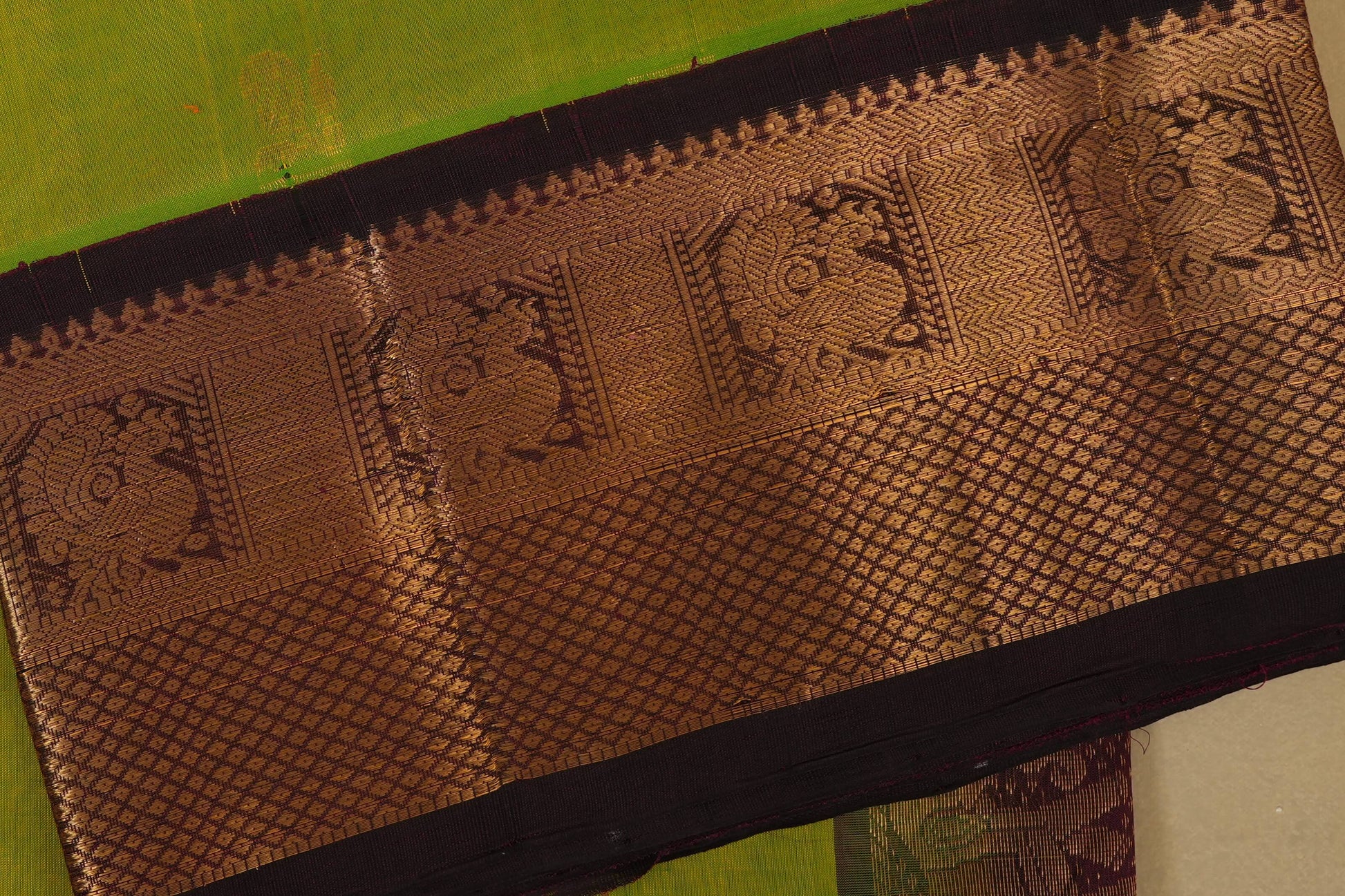 Fluorescent Green Silk Cotton Saree Border zoom