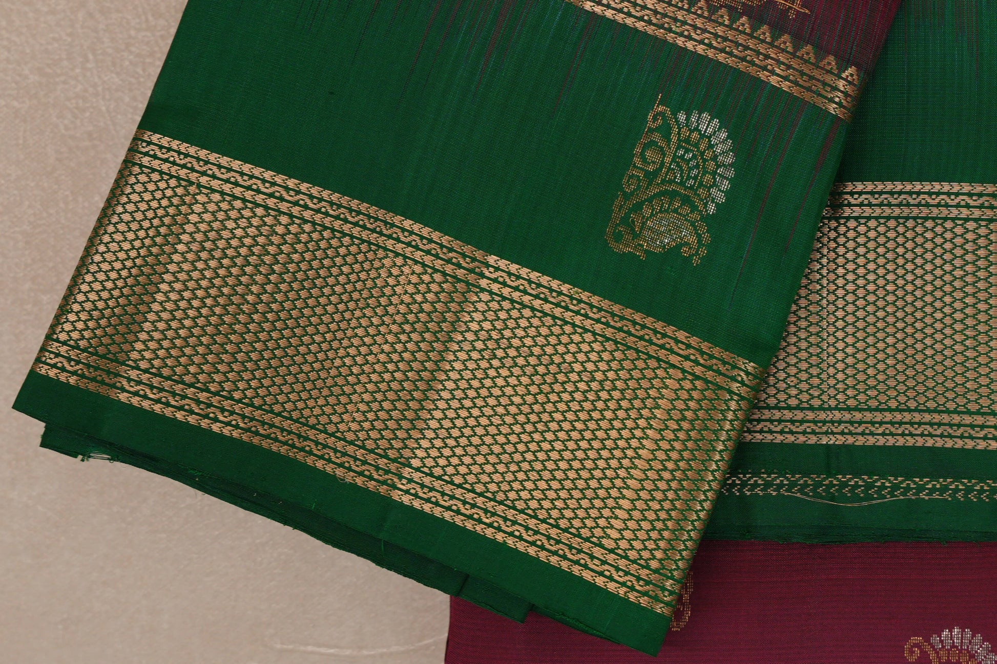 Deep Magenta Light Weight Kanjivaram Silk Saree border