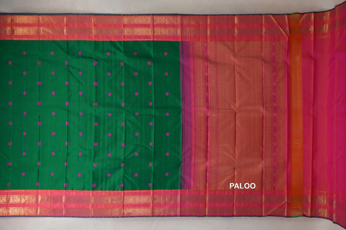 Emerald Green with Dual Tone Orange and Pink with Green Selvedge Borders Vintage Kanjivaram Silk Saree paloo