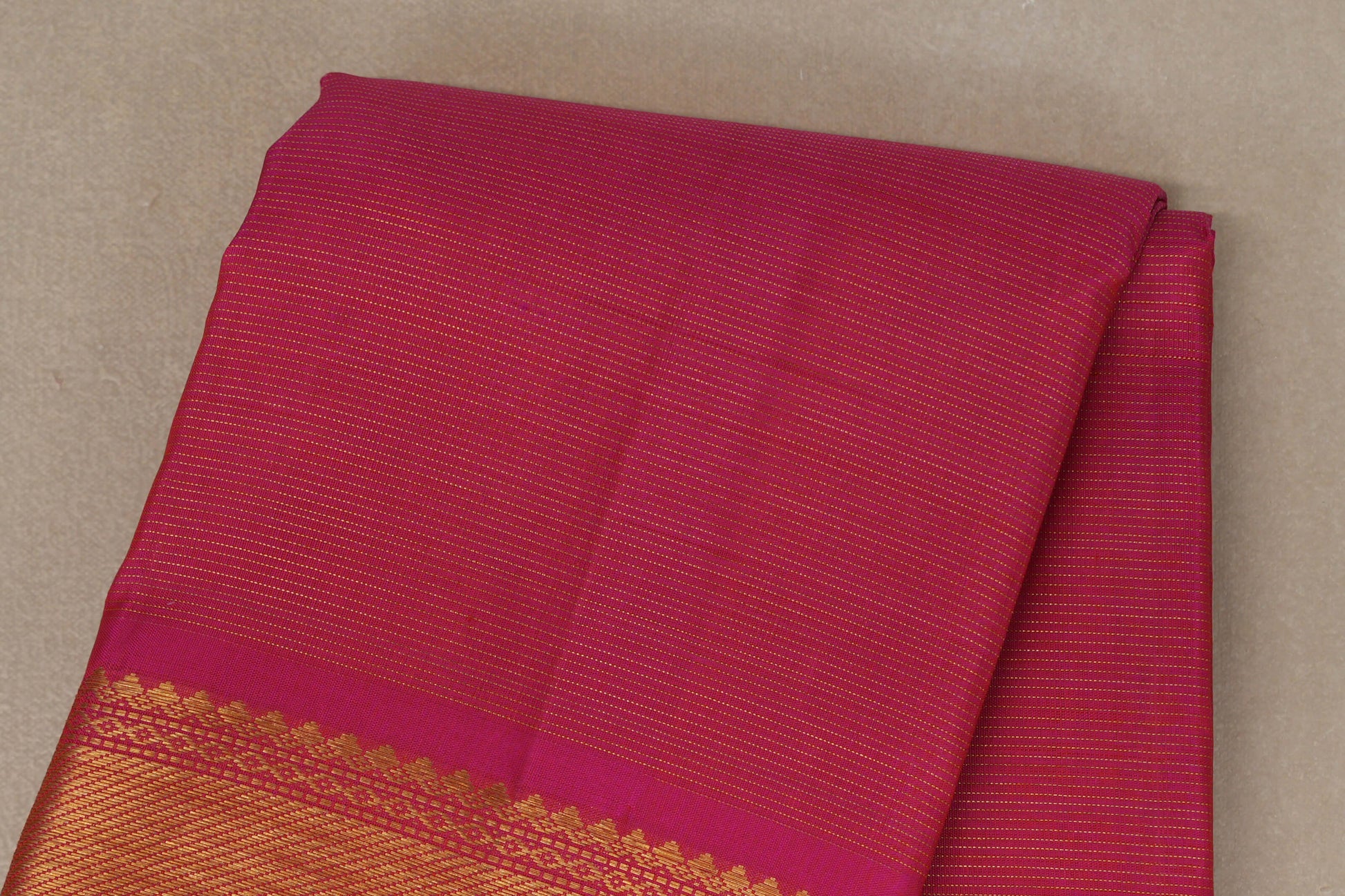 Deep Rani Pink Vaira Oosi Vintage Kanjivaram Silk Saree body