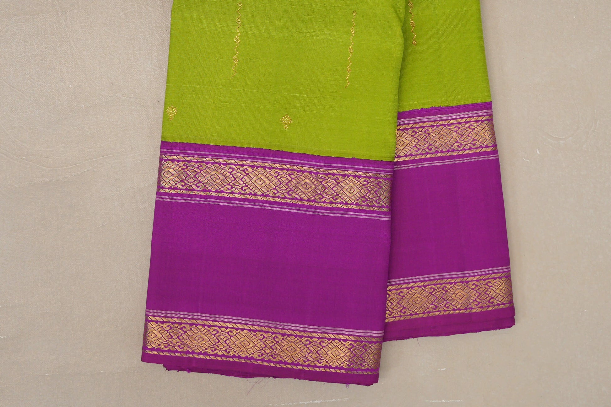 Parrot Green Vintage Kanjivaram Silk Saree rettai pettu borders