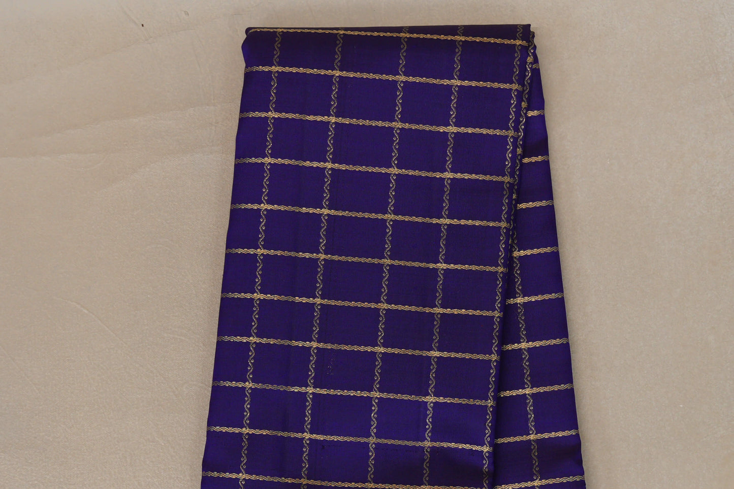 Indigo Blue with Bright Red Rettai Pettu Borders Vintage Kanjivaram Silk Saree body