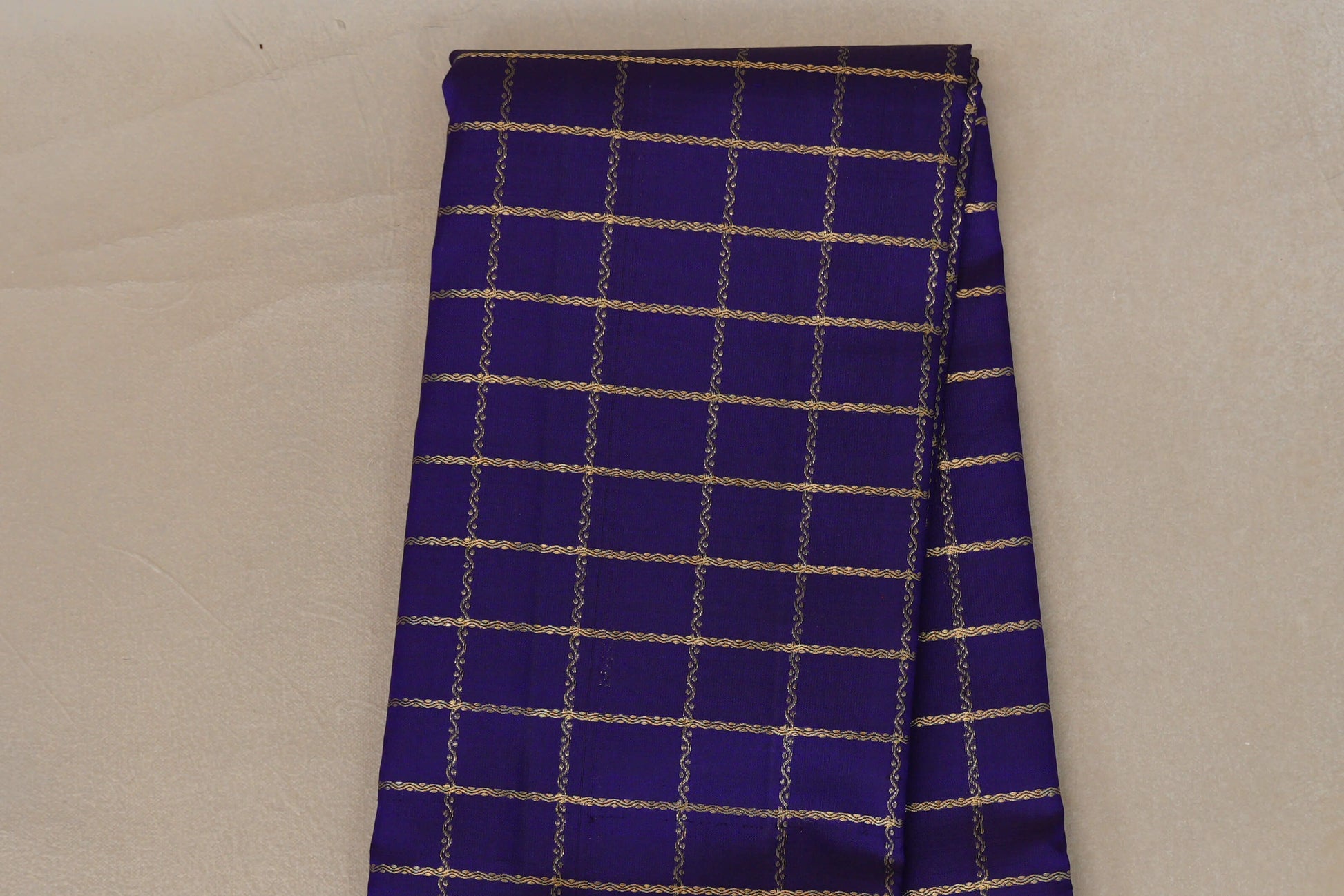 Indigo Blue with Bright Red Rettai Pettu Borders Vintage Kanjivaram Silk Saree body