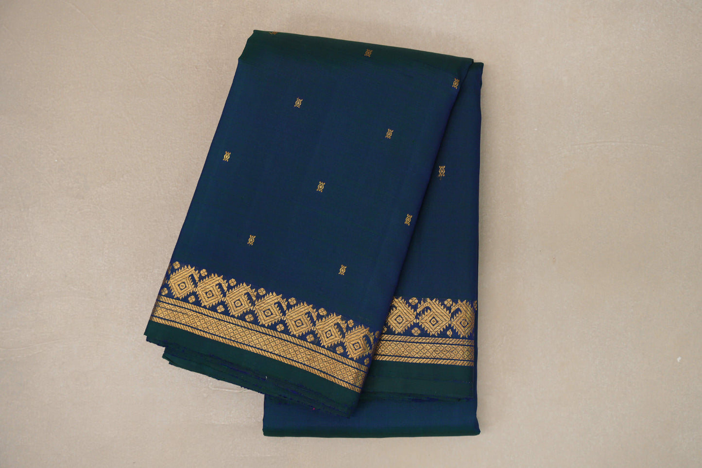 Dual Tone of Green and Blue Vintage Kanjivaram Silk Saree