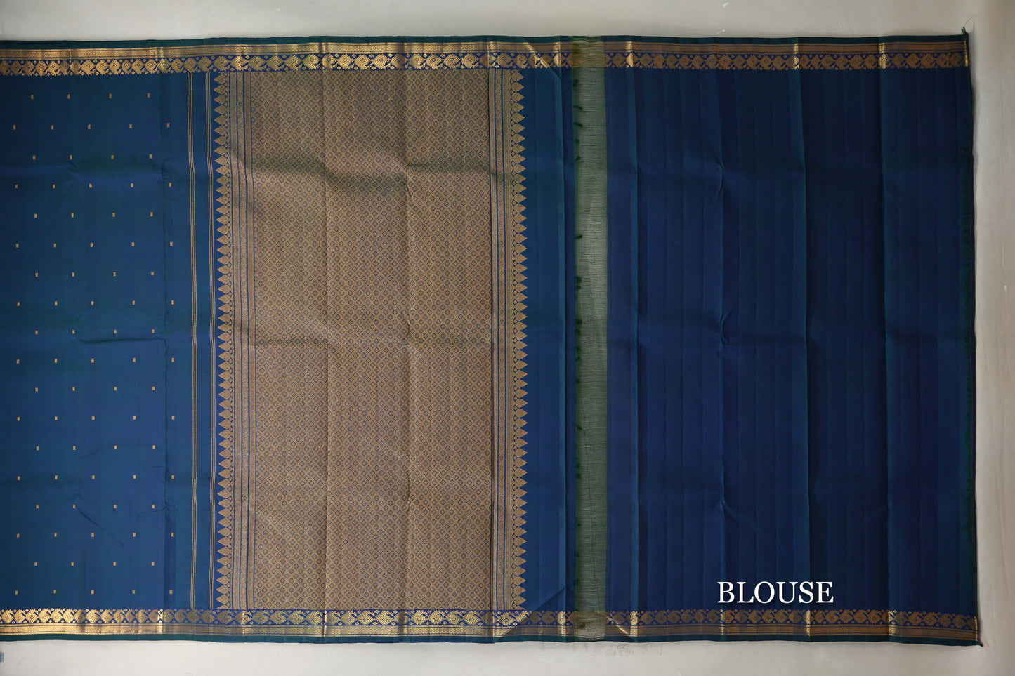 Dual Tone of Green and Blue Vintage Kanjivaram Silk Saree blouse