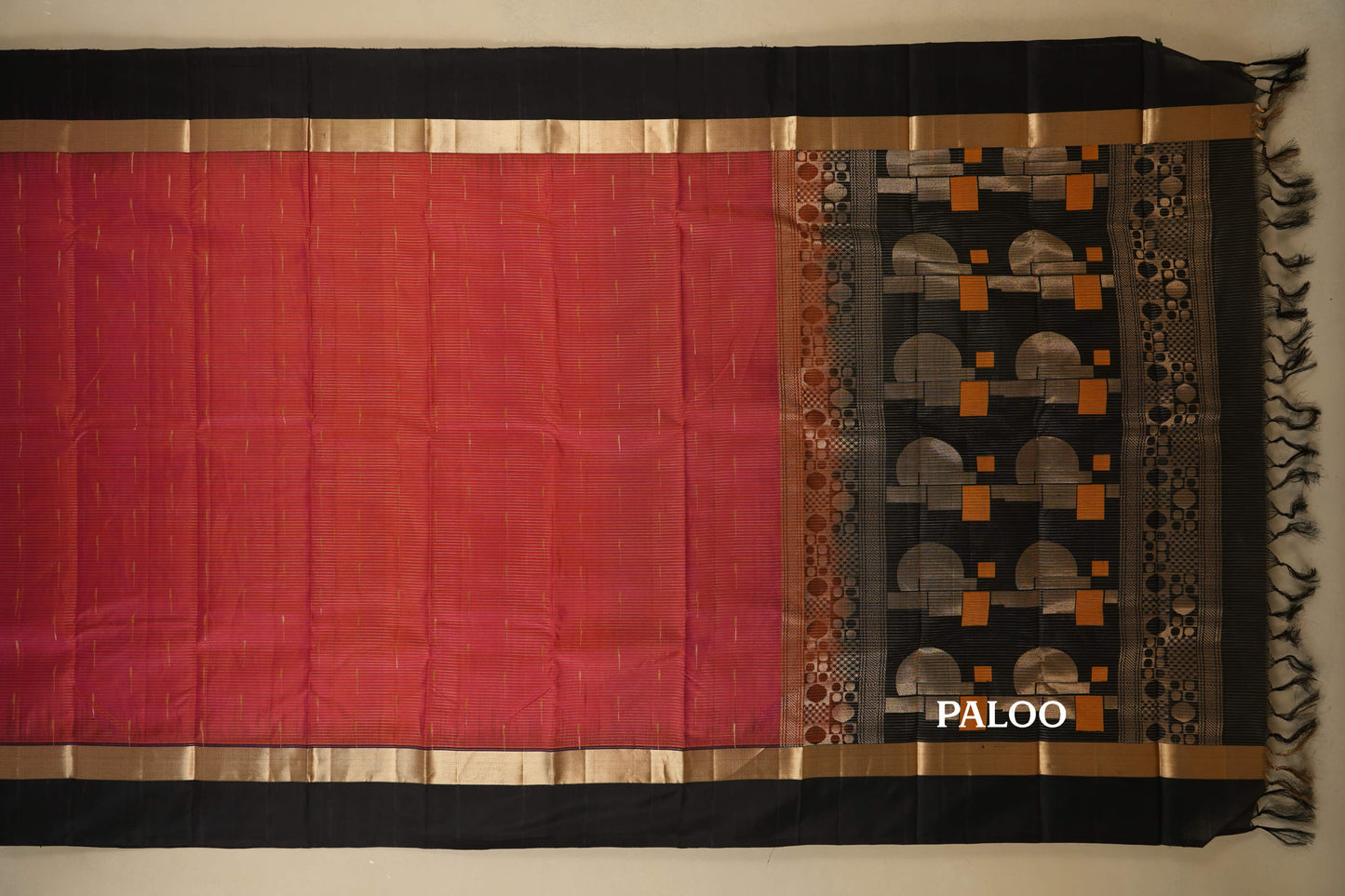 Pinkish Orange with Black Borders Light Weight Kanchipuram Silk Saree paloo