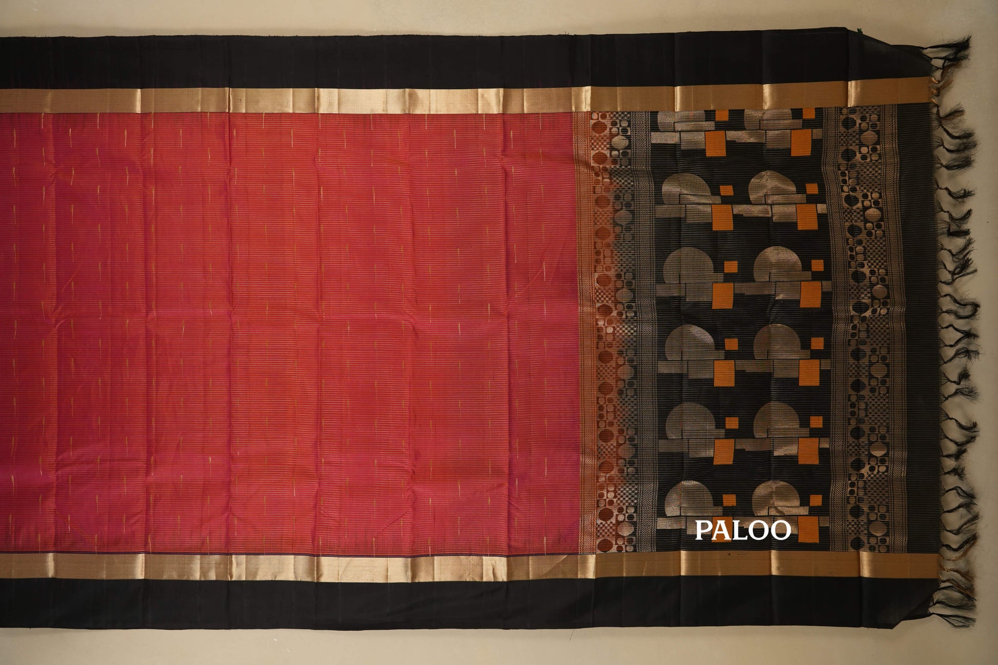 Pinkish Orange with Black Borders Light Weight Kanchipuram Silk Saree paloo
