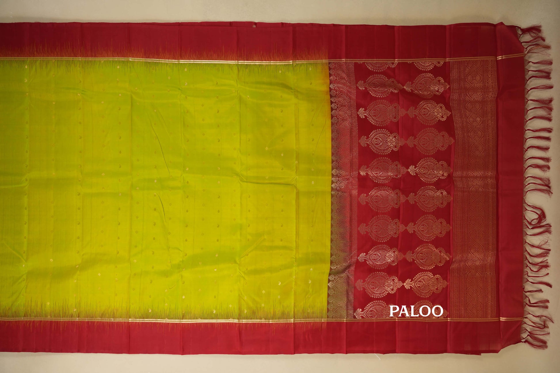 Fluorescent Green with Red Borders Light Weight Kanchipuram Silk Saree paloo