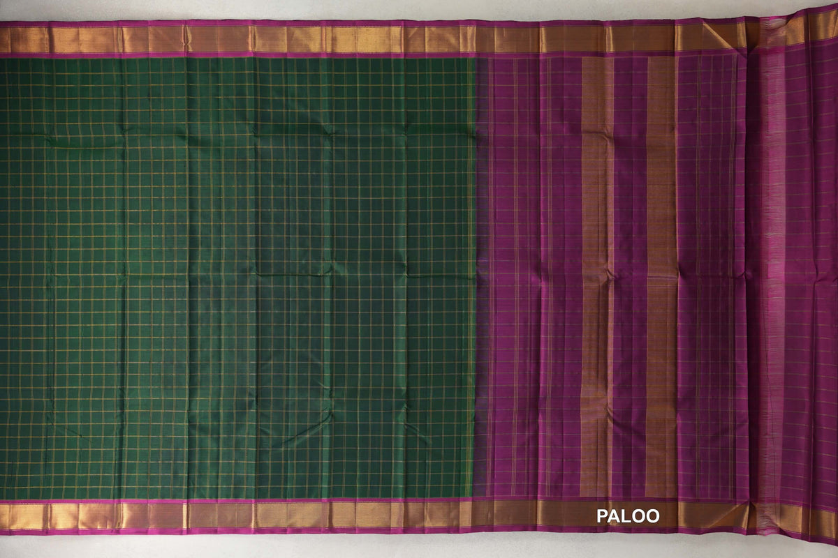 Deep Bottle Green with Deep Magenta Borders Vintage Kanjivaram Silk Saree paloo