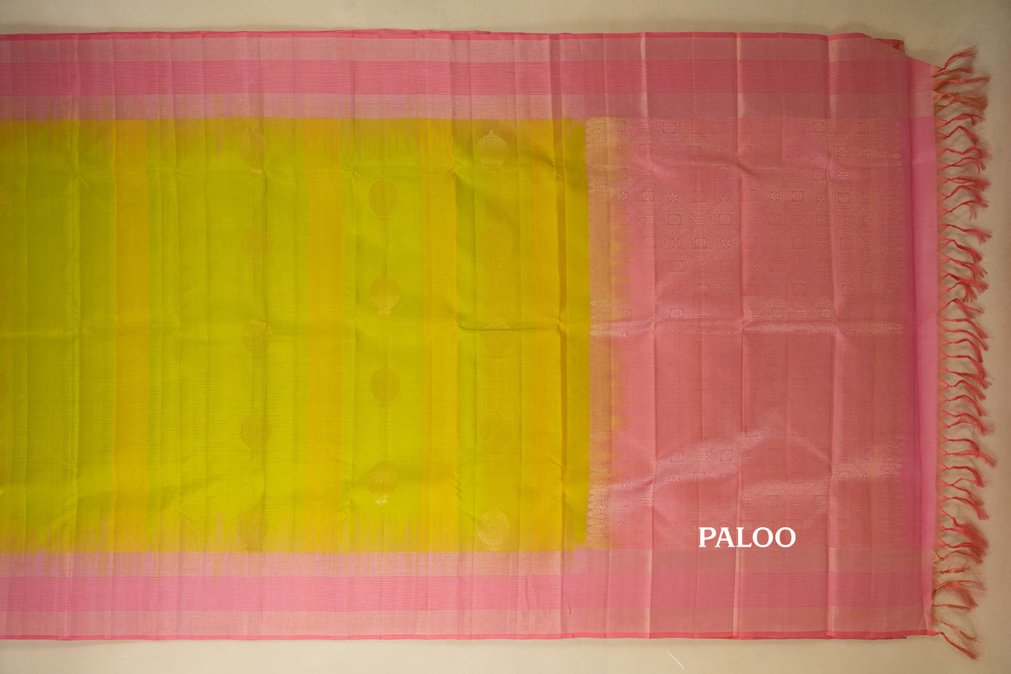 Parrot Green with Light Pink Borders Light Weight Kanchipuram Silk Saree paloo