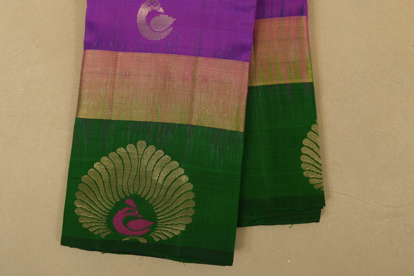 Magenta with Green Borders Light Weight Kanchipuram Silk Saree borders