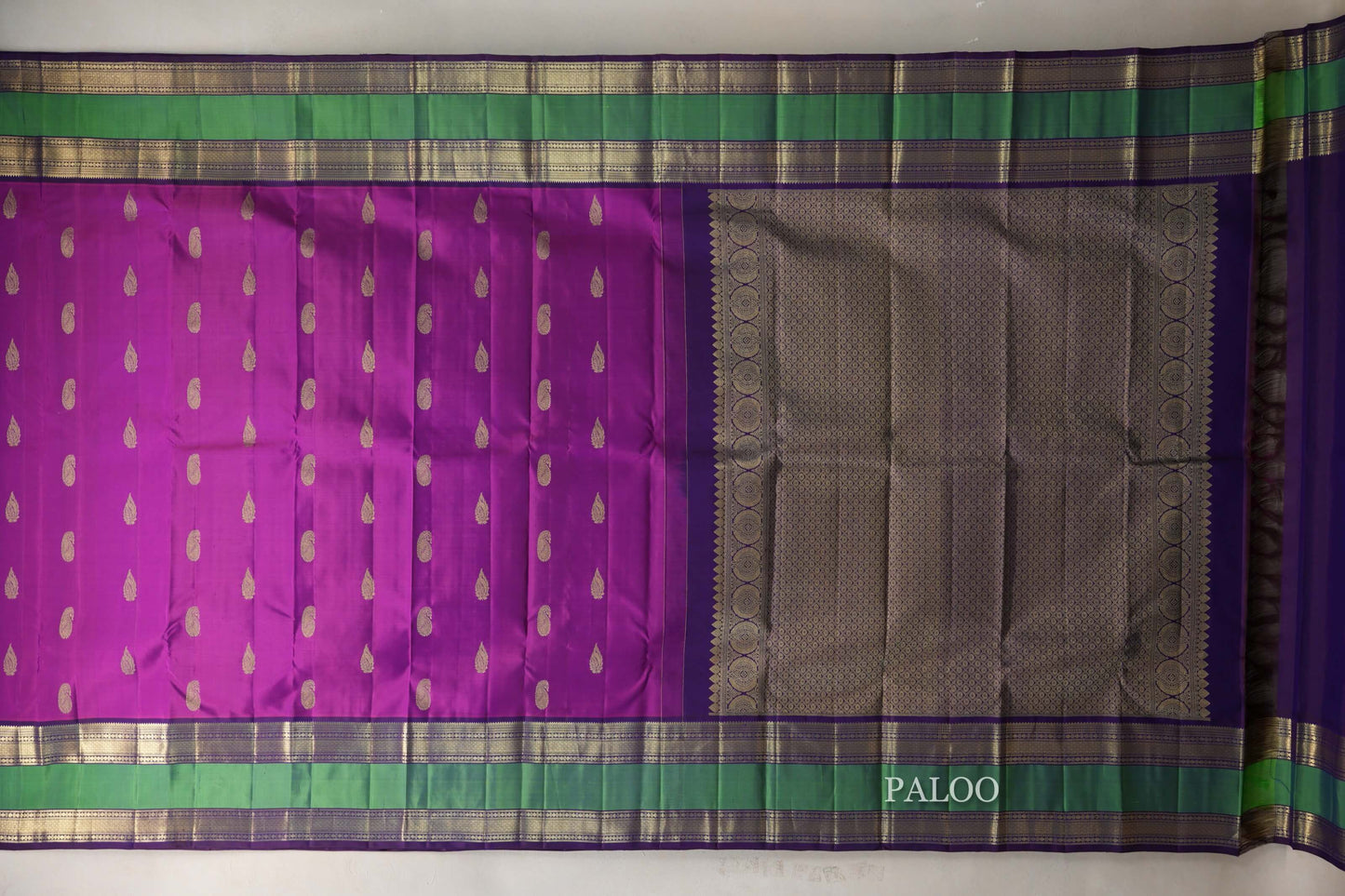 Dual Tone Magenta and Purple with Rettai Pettu Borders Vintage Kanjivaram Silk Saree paloo
