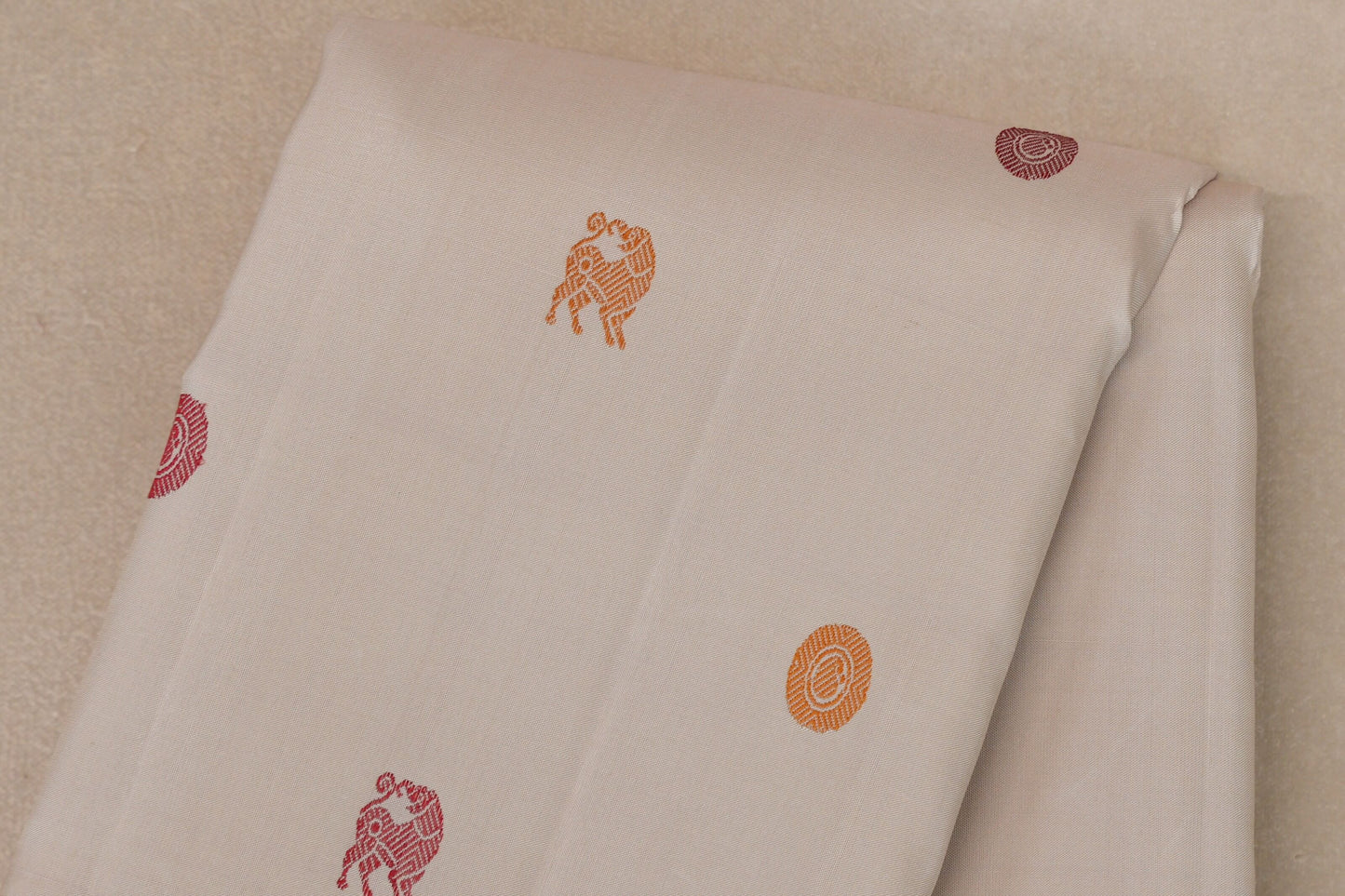 Ivory White with Pink and Mustard Yellow Borders Vintage Kanjivaram Silk Saree body