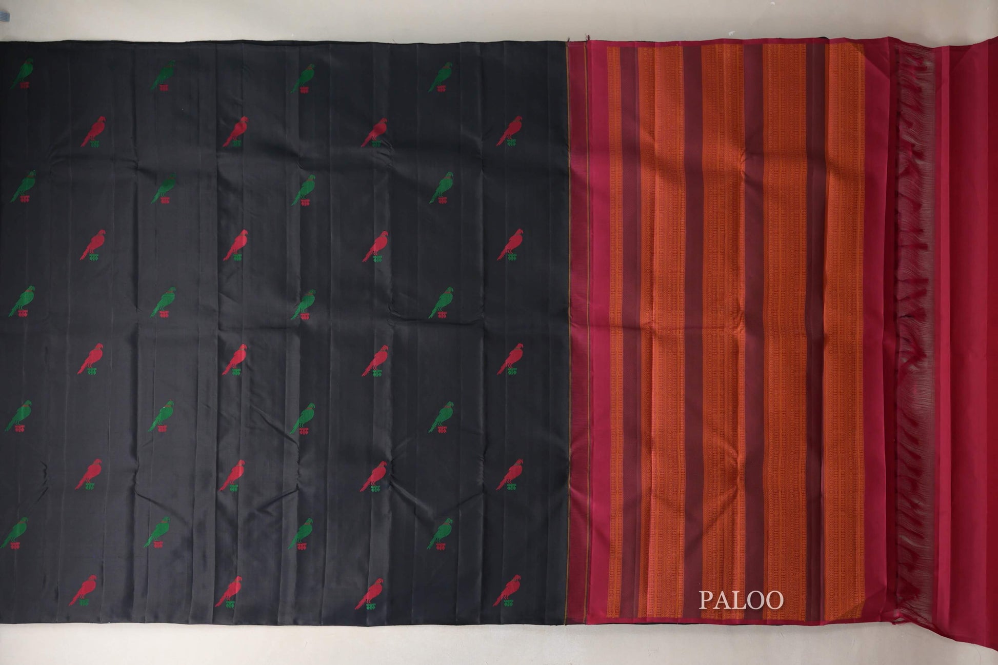Black Borderless Vintage Kanjivaram Silk Saree paloo