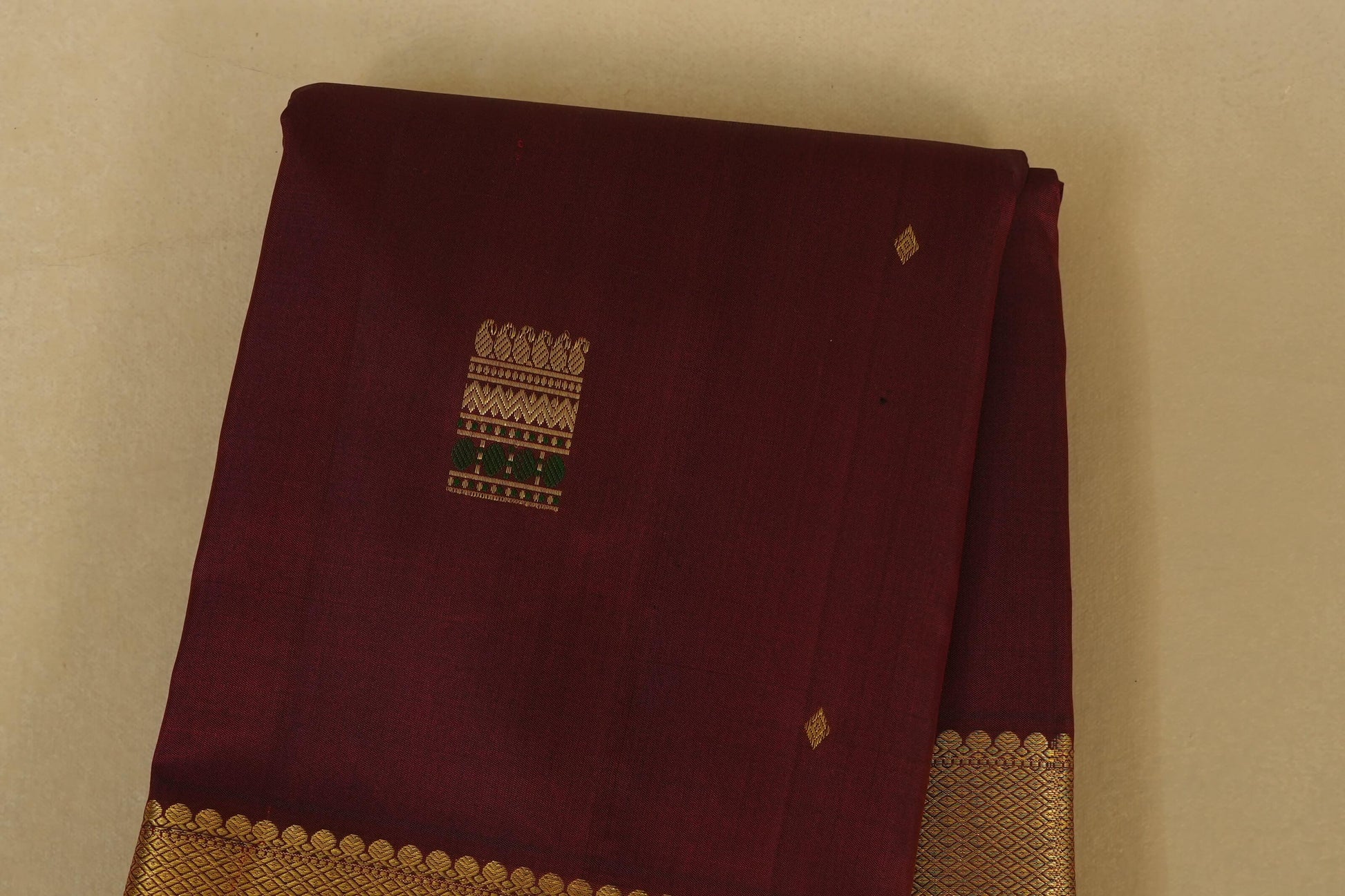 Burgundy Maroon Vintage Kanjivaram Silk Saree body zoom