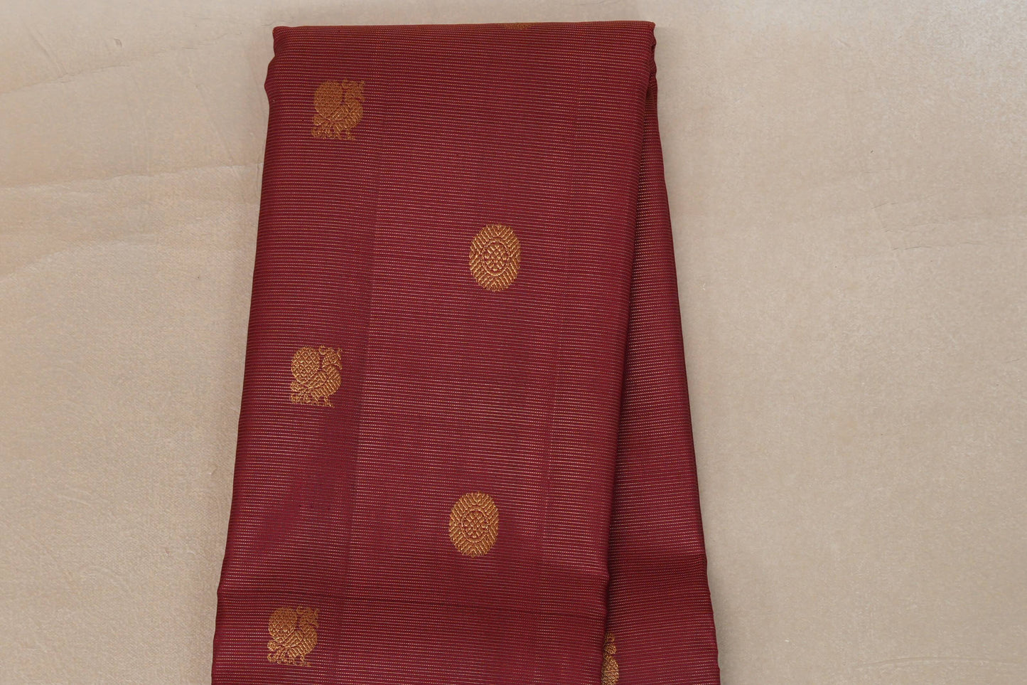 Vaira oosi Deep Maroon with Bright Pink Borders Vintage Kanjivaram Silk Saree body