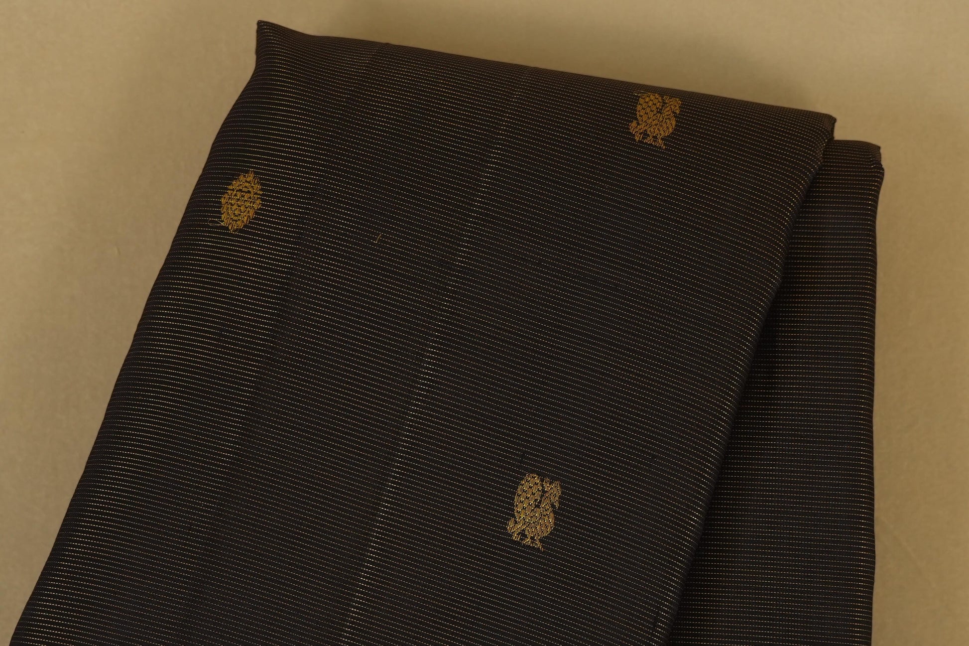 Deep Brown Vintage Kanjivaram Silk Saree body zoom