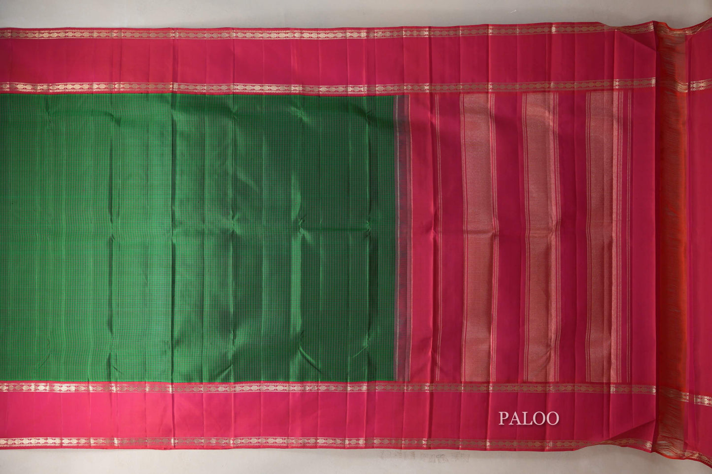Dark Green with Orangish Pink Rettai Pettu Borders Vintage Kanjivaram Silk Saree paloo