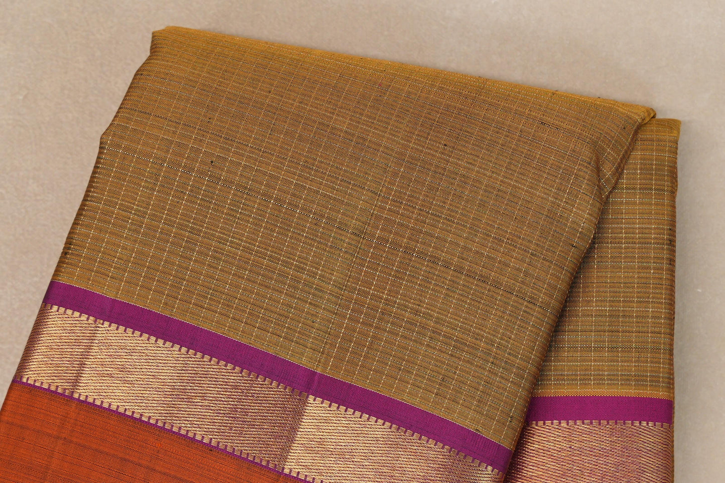 Golden Olive Green with Deep Magenta Rettai Pettu Borders Vintage Kanjivaram Silk Saree body