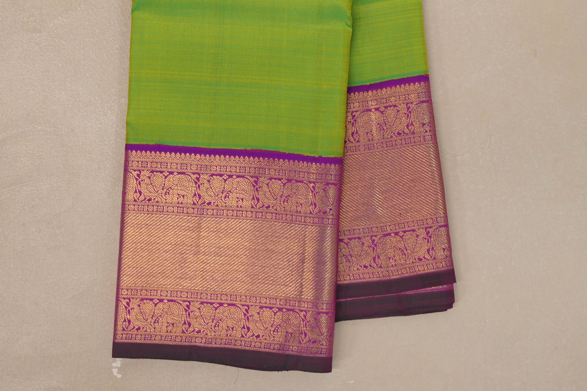 Plain Parrot Green Vintage Kanjivaram Silk Saree borders