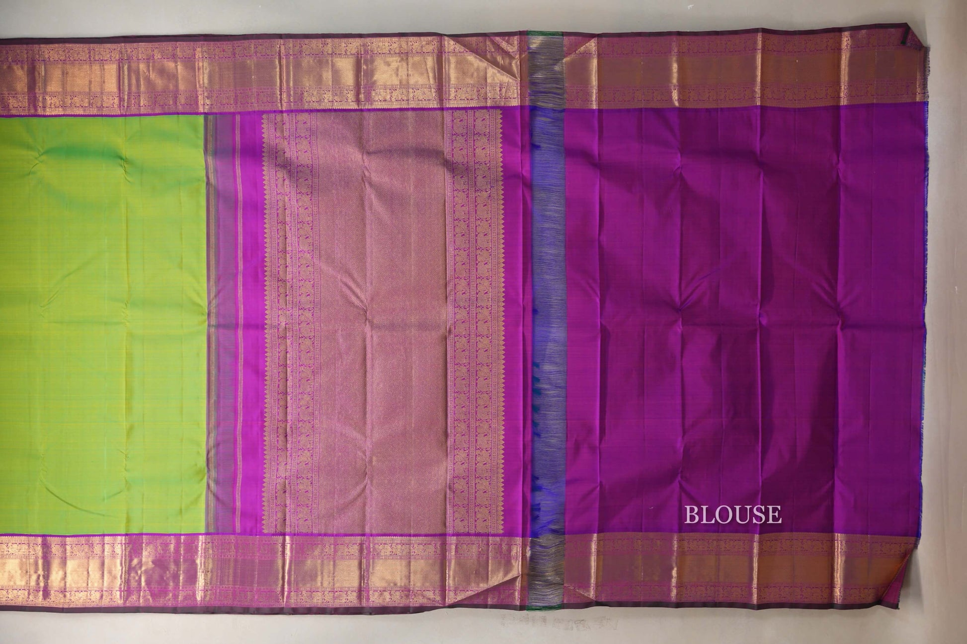 Plain Parrot Green Vintage Kanjivaram Silk Saree blouse