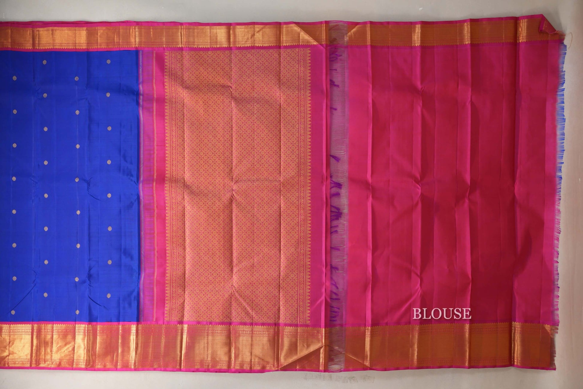 Royal Blue with Orangish Pink Borders Vintage Kanjivaram Silk Saree blouse