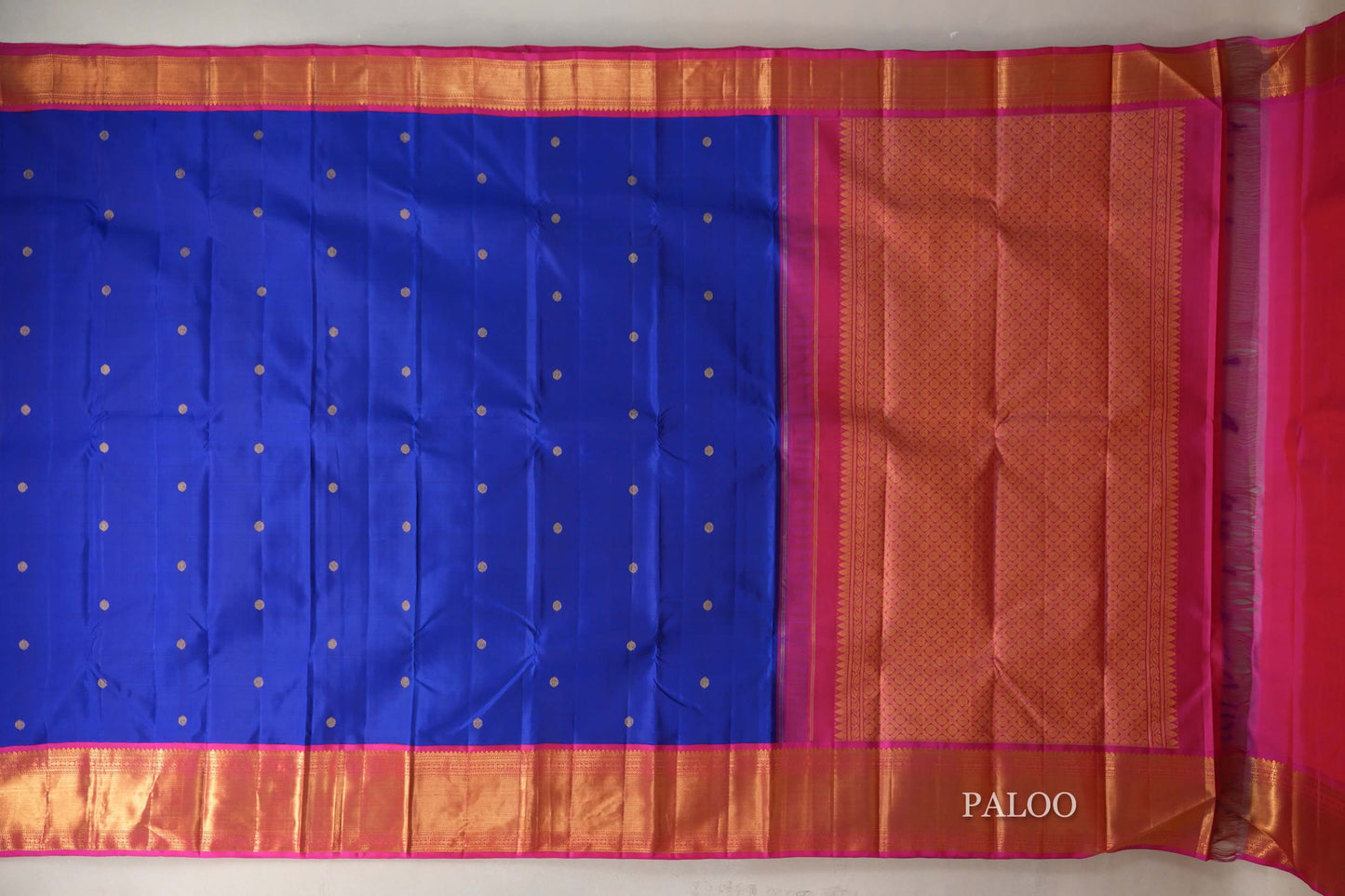 Royal Blue with Orangish Pink Borders Vintage Kanjivaram Silk Saree paloo