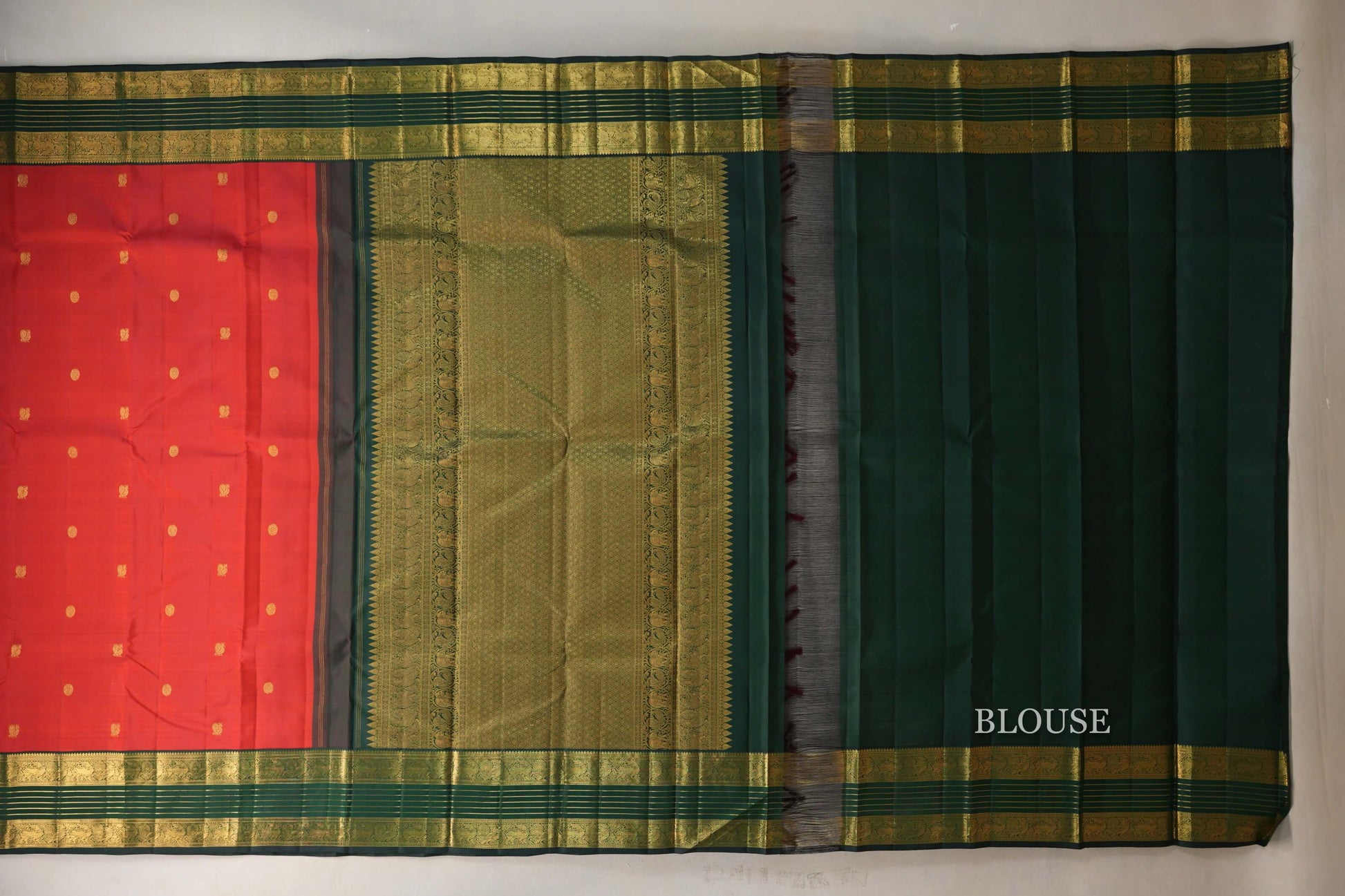 Bright Red with Dark Bottle Green Rettai Pettu Borders Vintage Kanjivaram Silk Saree blouse