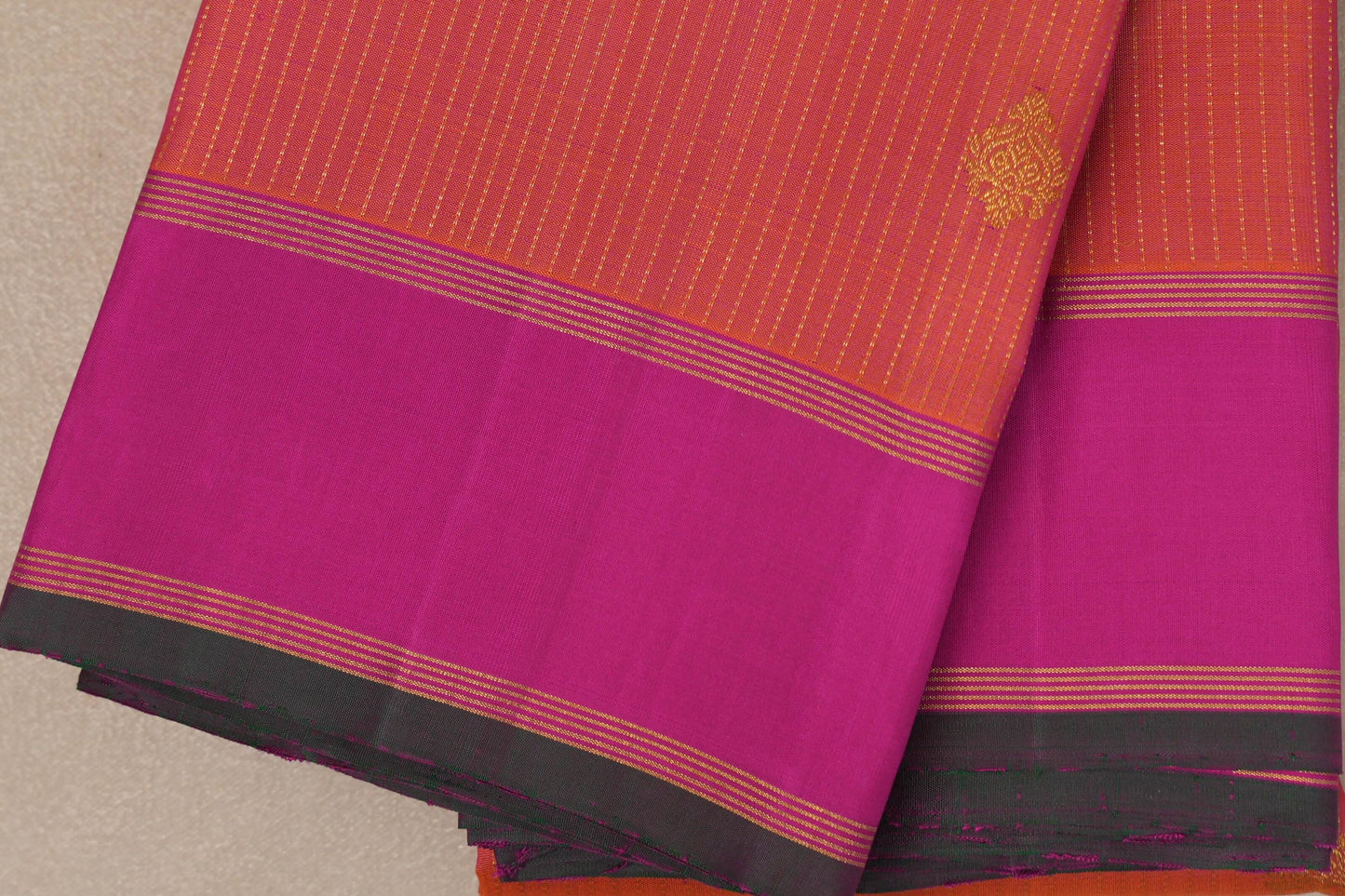Dual Tone of Pink and Orange Vaira Oosi Vintage Kanjivaram Silk Saree borders