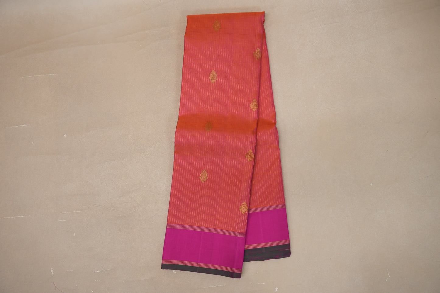 Online Dual Tone of Pink and Orange Vaira Oosi Vintage Kanjivaram Silk Saree