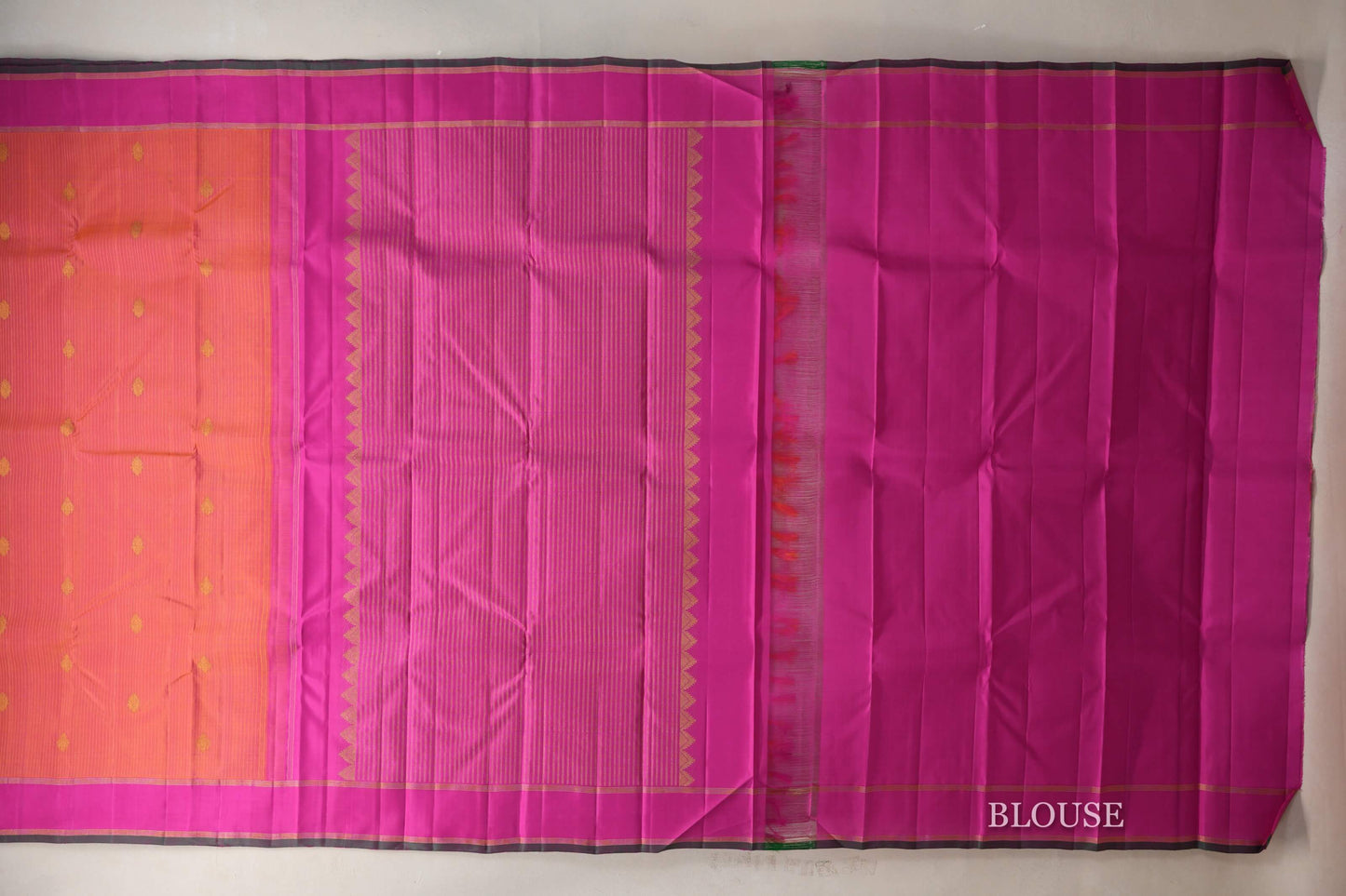 Dual Tone of Pink and Orange Vaira Oosi Vintage Kanjivaram Silk Saree blouse