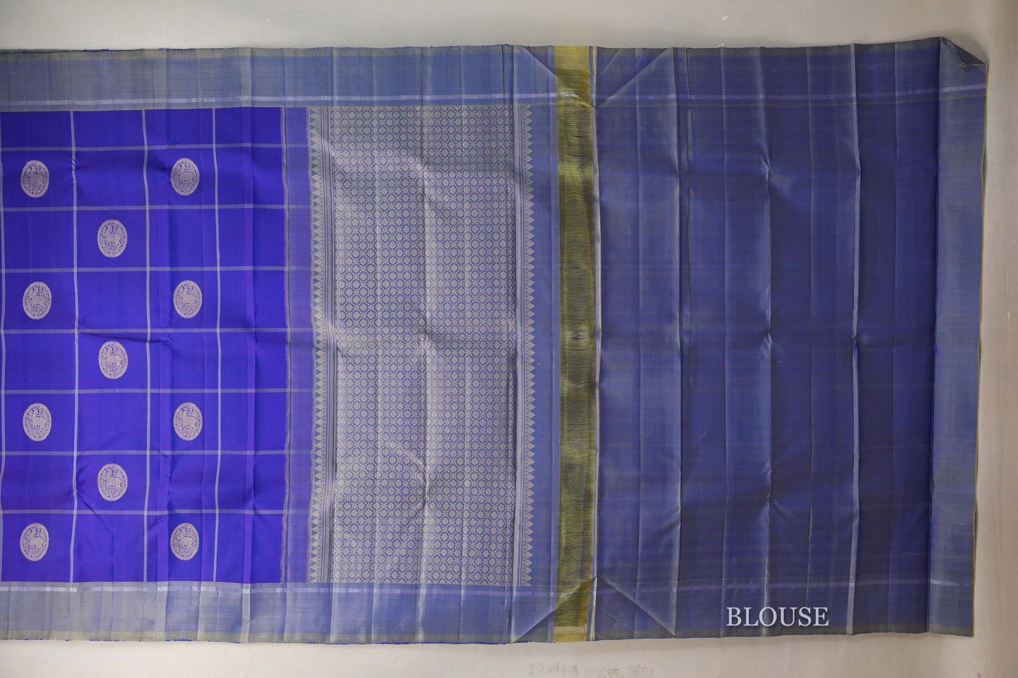 Dual Tone of Violet and Blue with Dual Tone of Blue and Elaichi Borders Vintage Kanjivaram Silk Saree blouse