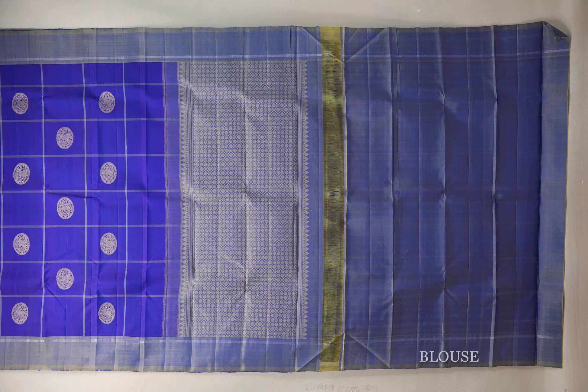 Dual Tone of Violet and Blue with Dual Tone of Blue and Elaichi Borders Vintage Kanjivaram Silk Saree blouse