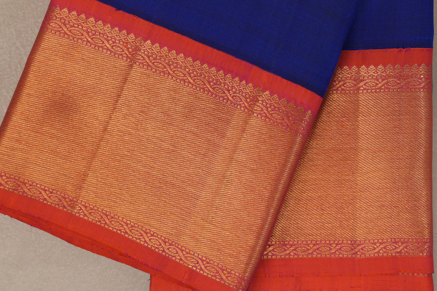 Deep blue with Orangish Pink borders Vintage Kanjivaram Silk Saree SS9381