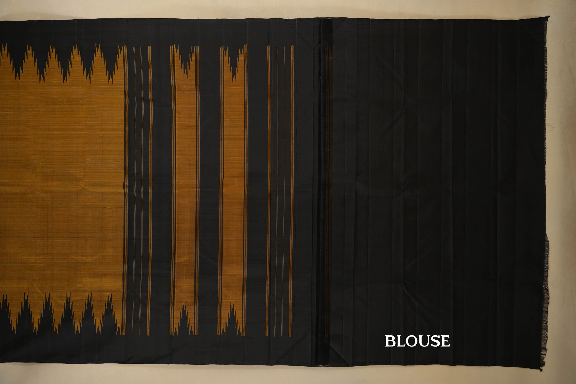 Mehendi Green with Black Borders Vintage Kanjivaram Silk Saree blouse