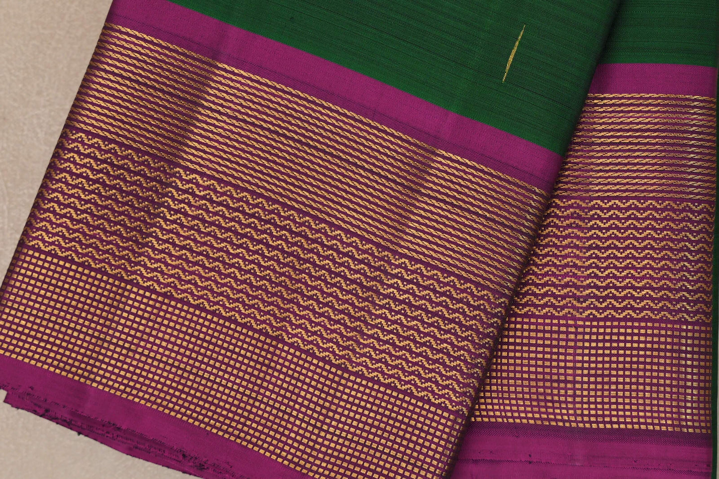Deep green with Deep Magenta borders Vintage Kanjivaram Silk Saree SS9385