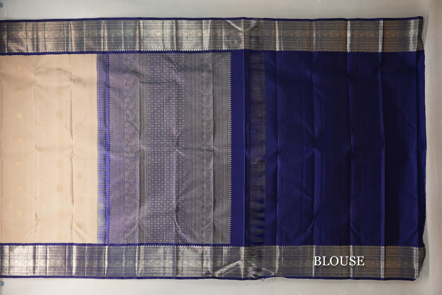 Cream Beige with Navy Blue Borders Vintage Kanjivaram Silk Saree blouse