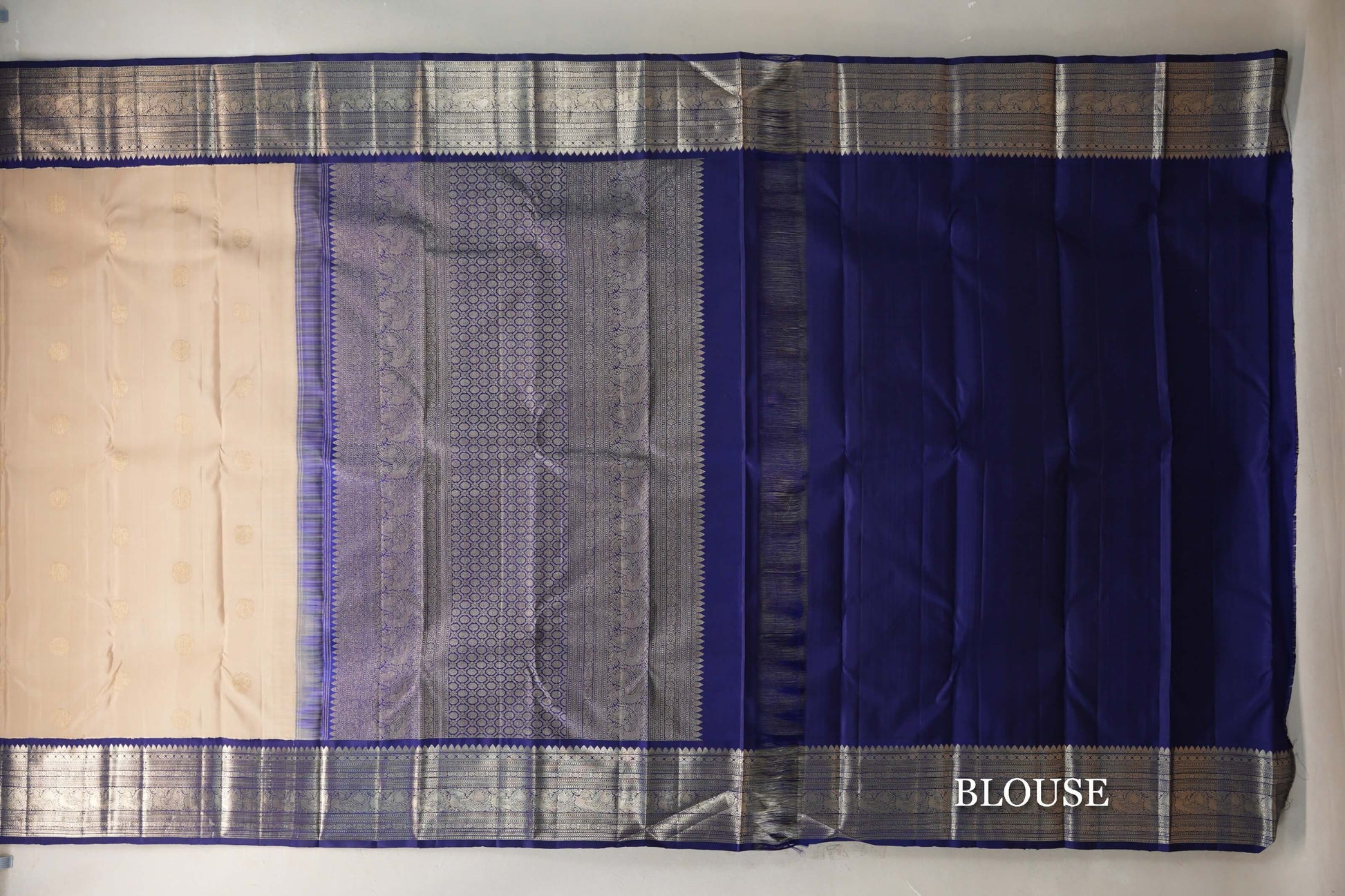 Cream Beige with Navy Blue Borders Vintage Kanjivaram Silk Saree blouse